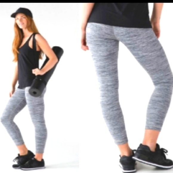 Aritzia Talula Heathered/ Marled grey leggings size small - Picture 1 of 13